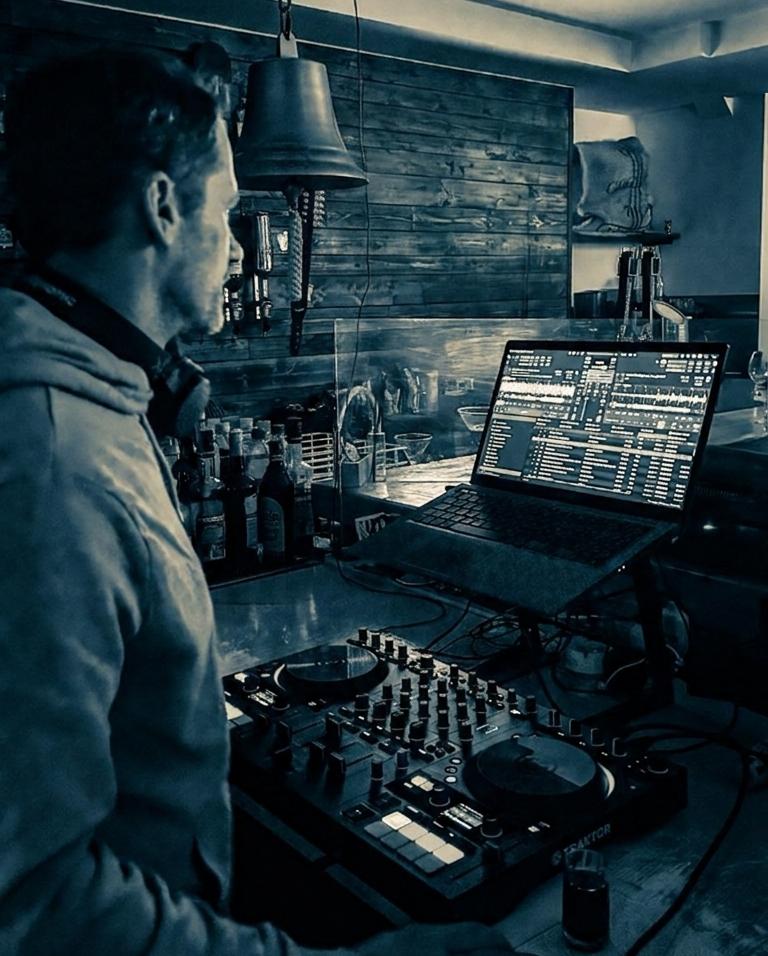 Stereo-Typ am Mischpult